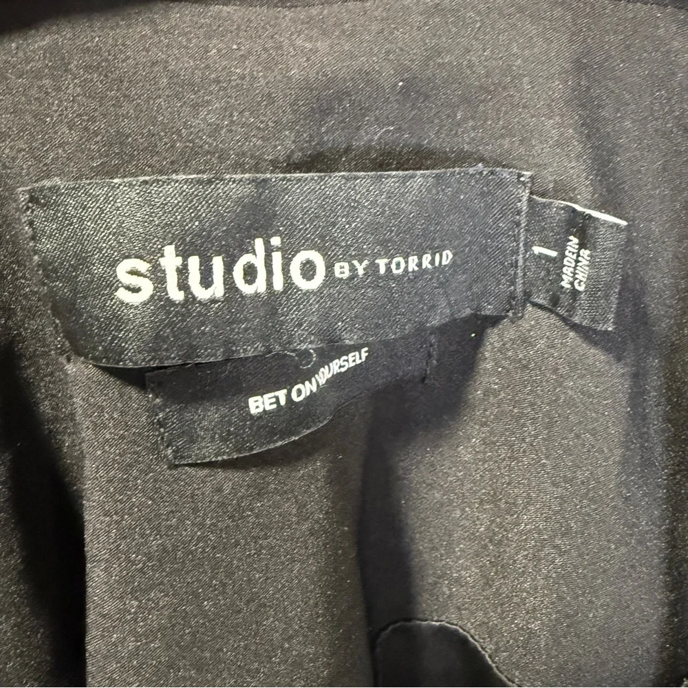 Studio Refined by Torrid Embellished Blazer, Hearts, Stars, & Skull, Size 1X - Picture 9 of 11